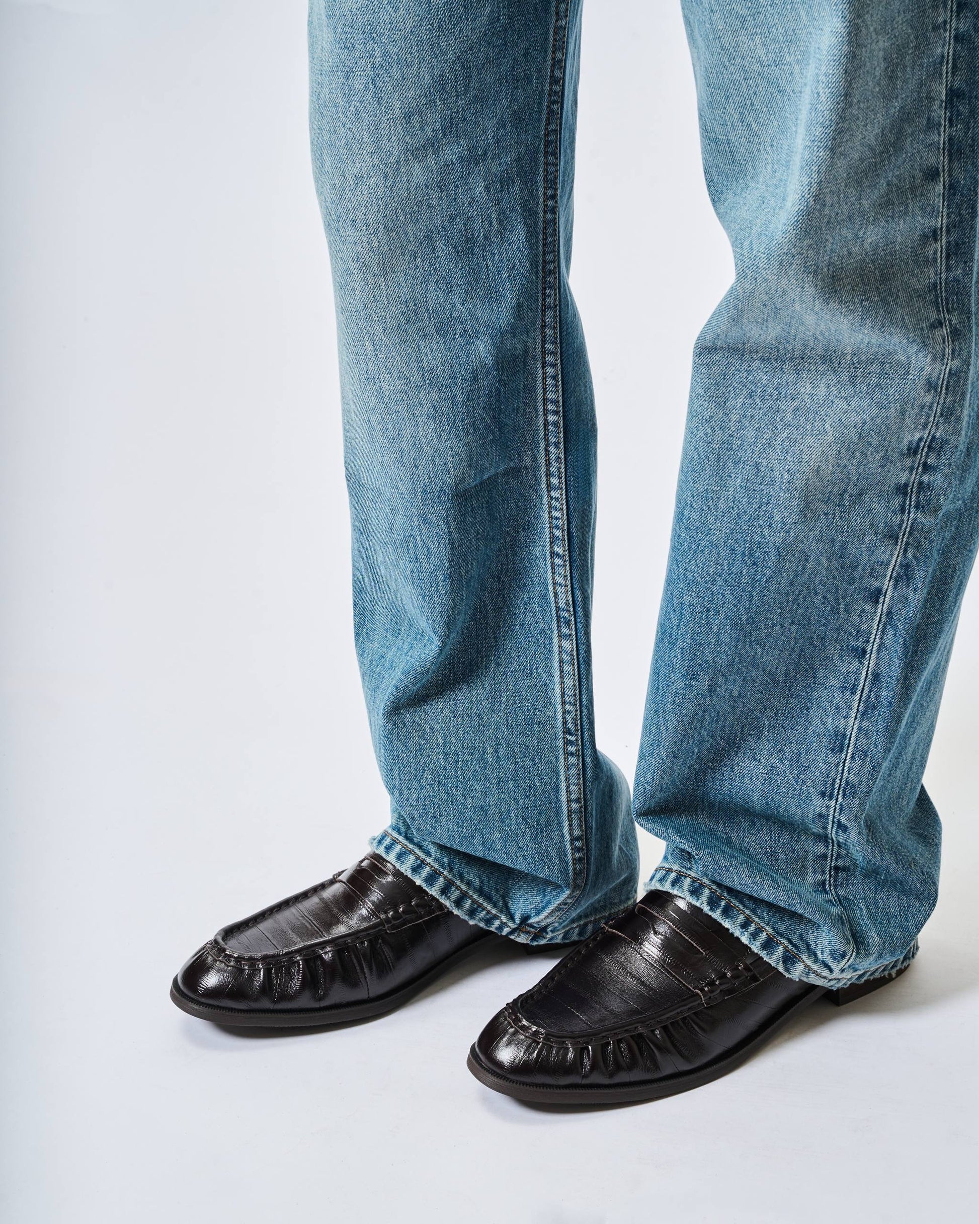 Clean-Cut High-Rise Jeans