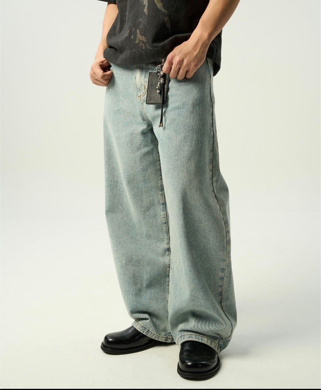 Oversized Barrel-Leg Jeans