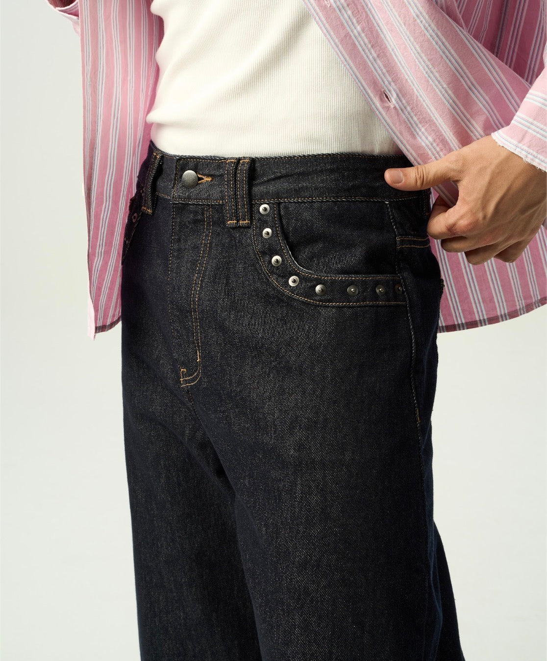 Curved Indigo Stud Jeans