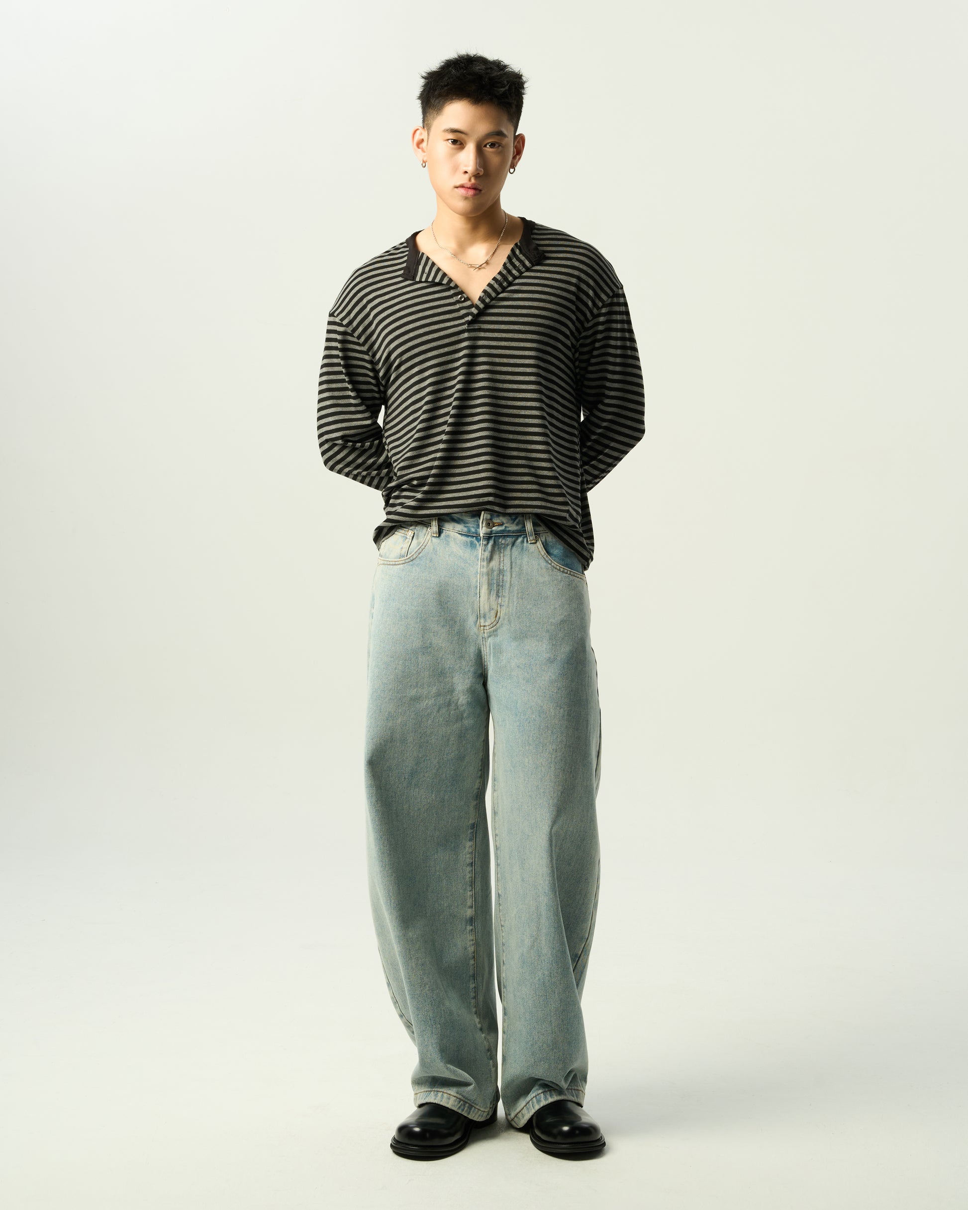 Oversized Barrel-Leg Jeans