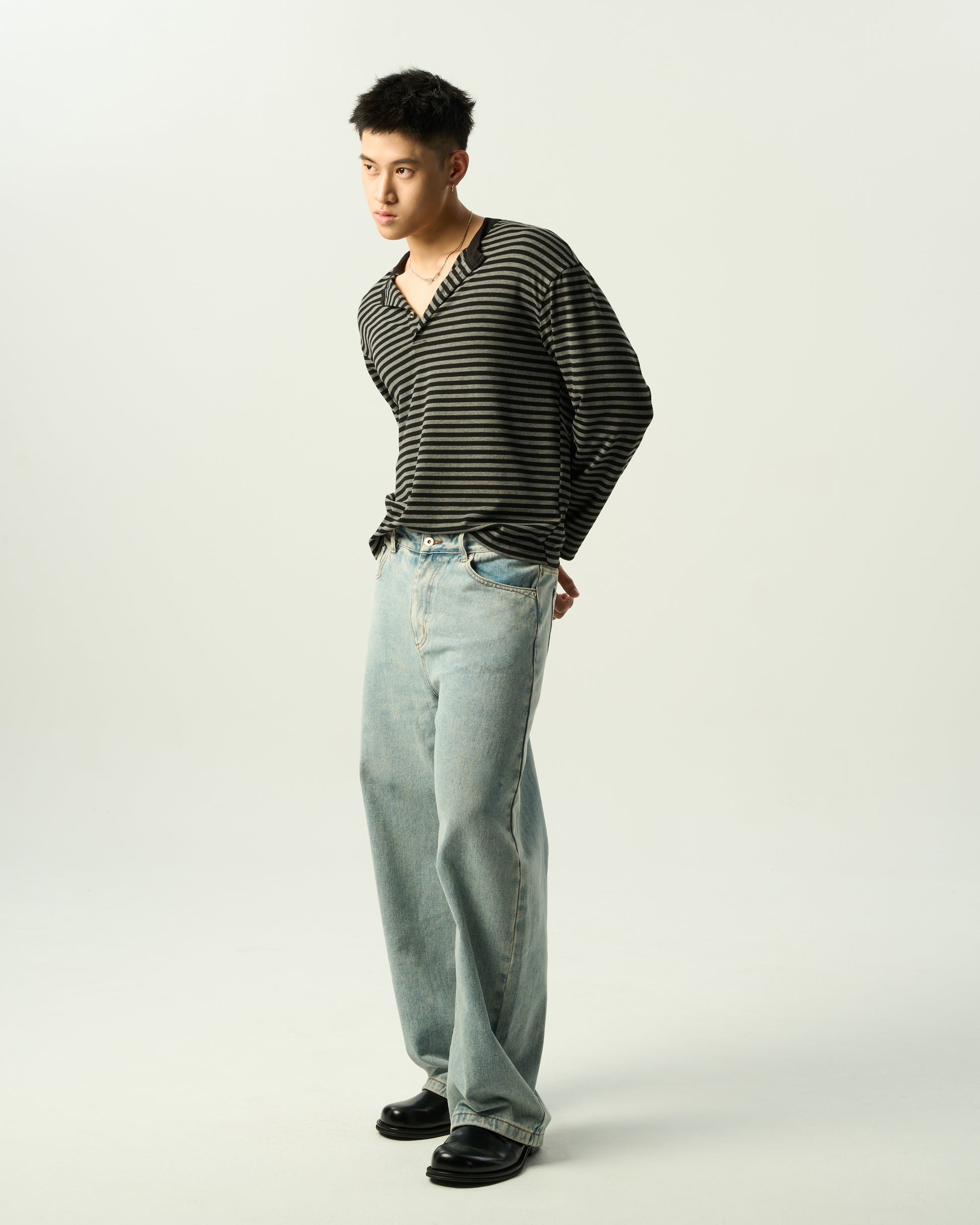 Oversized Barrel-Leg Jeans